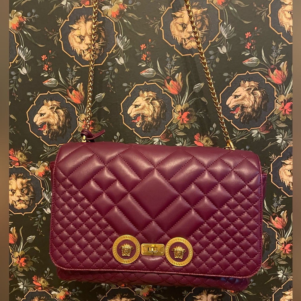 Amazing quilted Versace tribute handbag. EUC.PURSE ONLY BELT LISTED SEPARATE